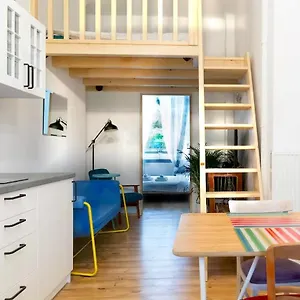 https://wstapartments-retrofunky.warsawhotelspoland.com